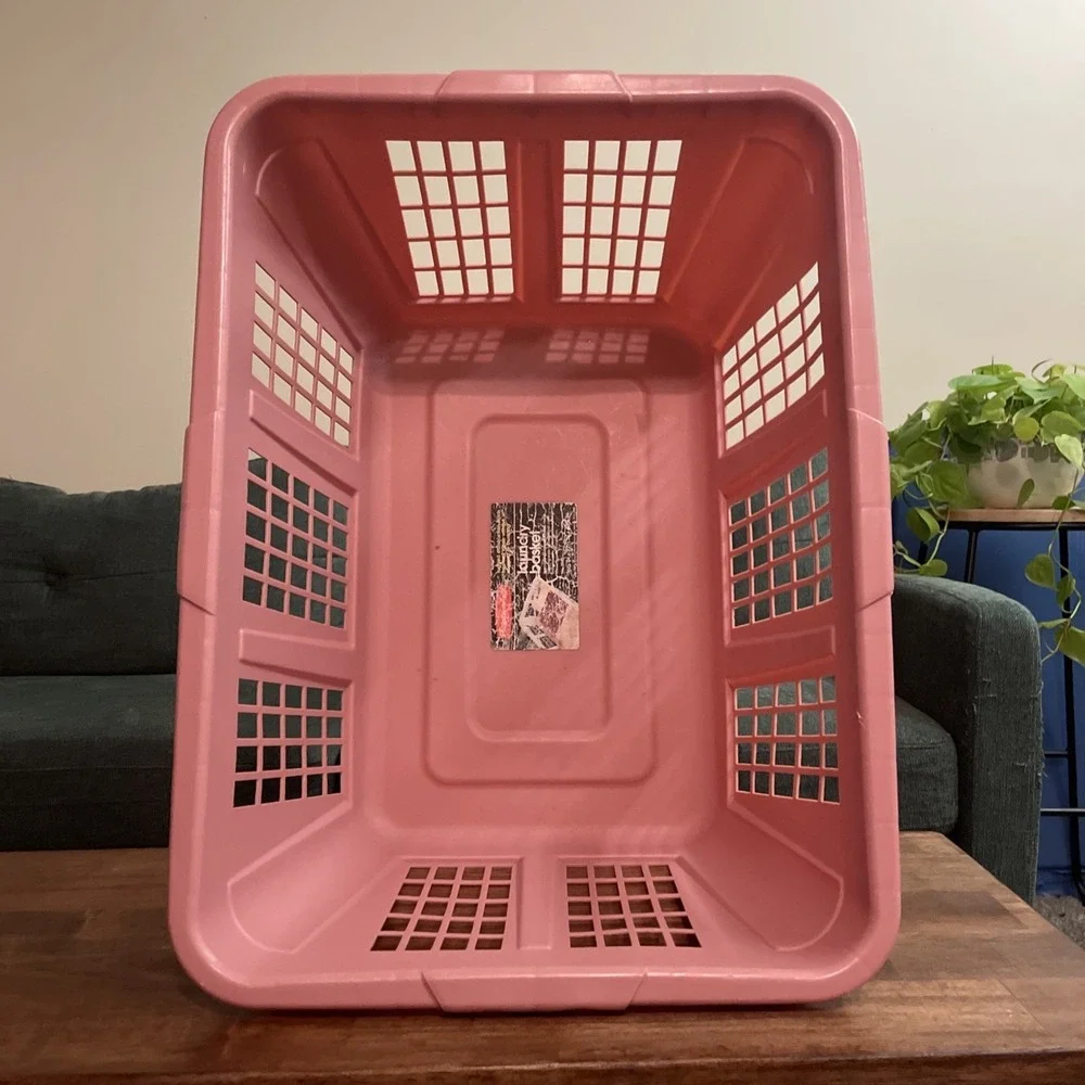 Vtg Rubbermaid 2965  Pink Rectangle Laundry Basket‎ Weave 22x16x11 Grannycore